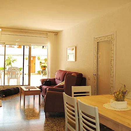 Homestay Con Patio En Piso Compartido Capellades