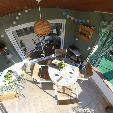Con Patio En Piso Compartido Homestay Capellades